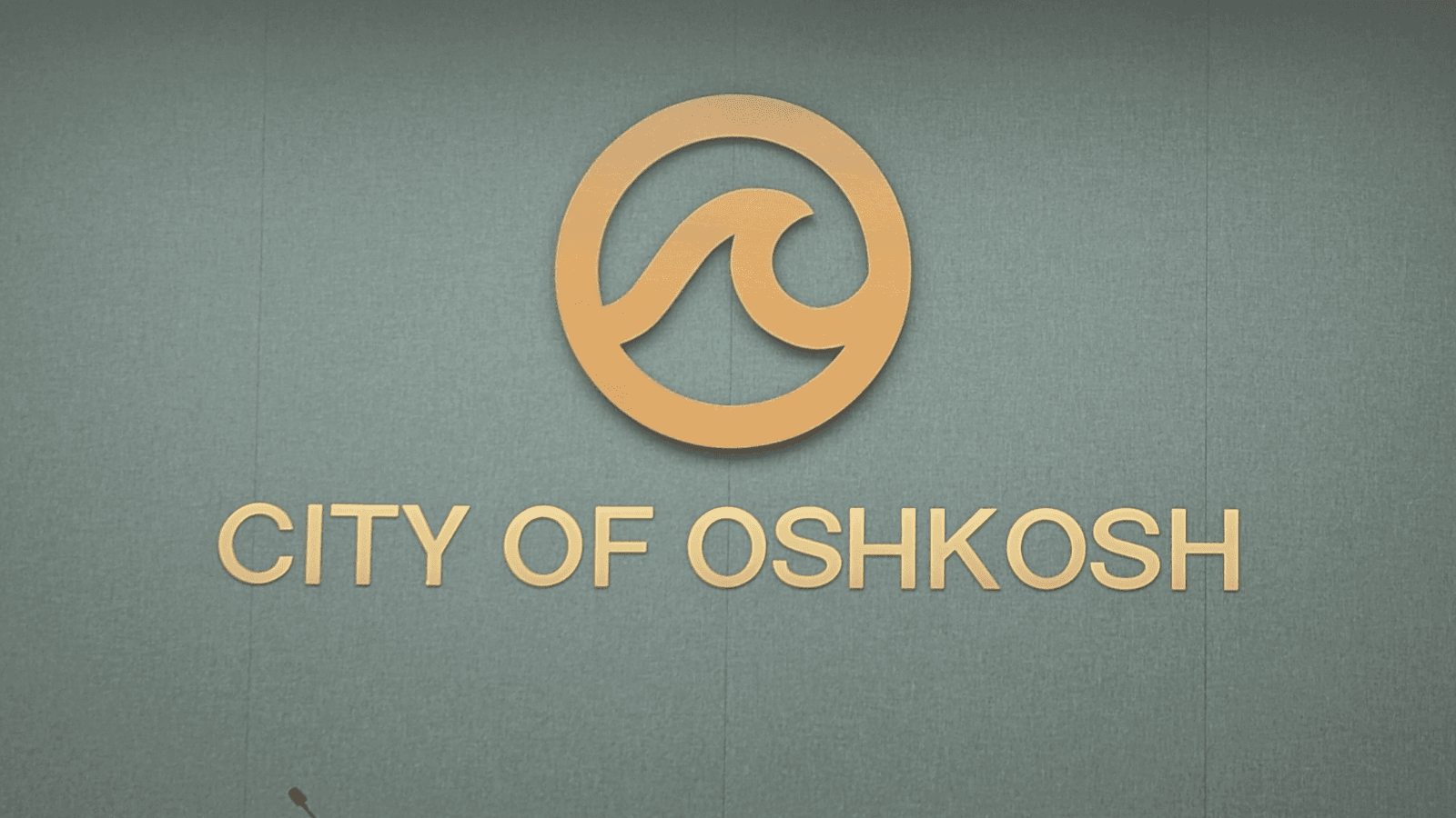Oshkosh Common Council ammends City Manager contract
