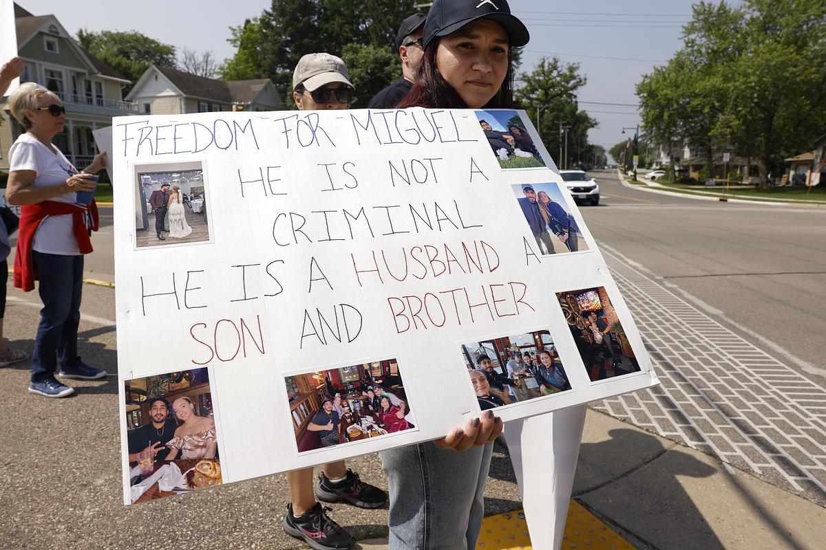 Steady arrests, shifting targets: Explore latest data on ICE activity across Wisconsin